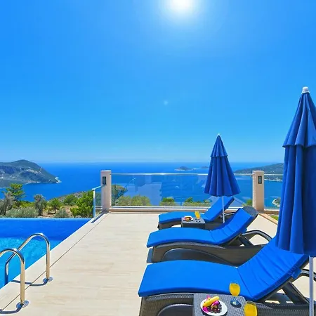 Sleeps 4 Pool Air Con Wifi *