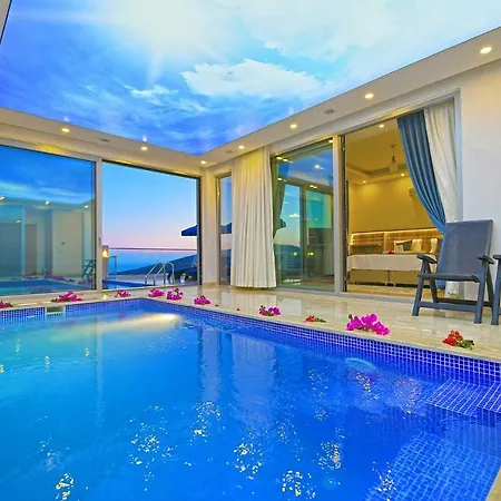 Sleeps 4 Pool Air Con Wifi * קלקן