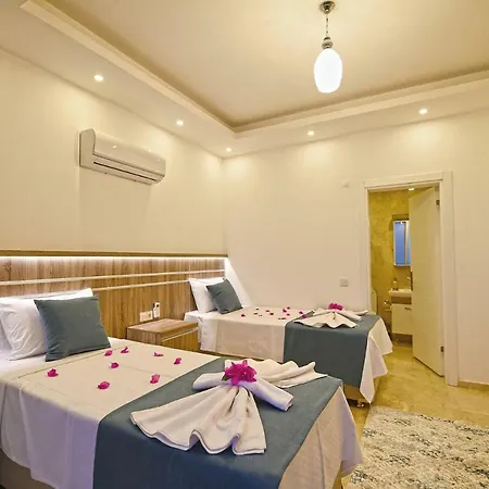 Sleeps 4 Pool Air Con Wifi וילה
