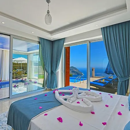 Sleeps 4 Pool Air Con Wifi *