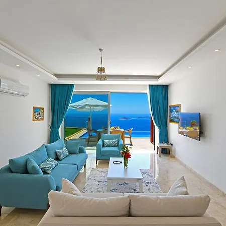 Sleeps 4 Pool Air Con Wifi קלקן