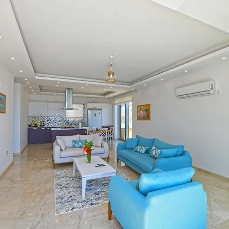 Sleeps 4 Pool Air Con Wifi