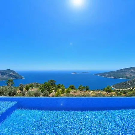 Sleeps 4 Pool Air Con Wifi