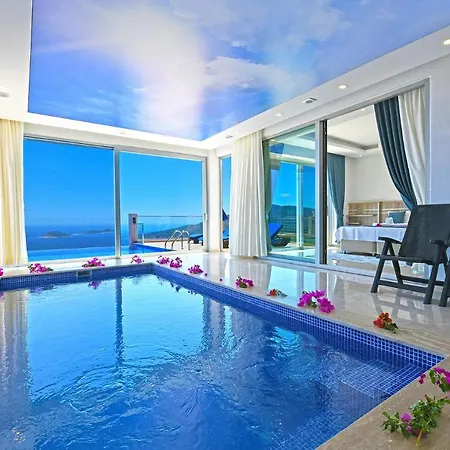 Sleeps 4 Pool Air Con Wifi * קלקן