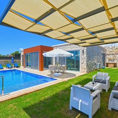 Sleeps 4 Pool Air Con Wifi וילה *