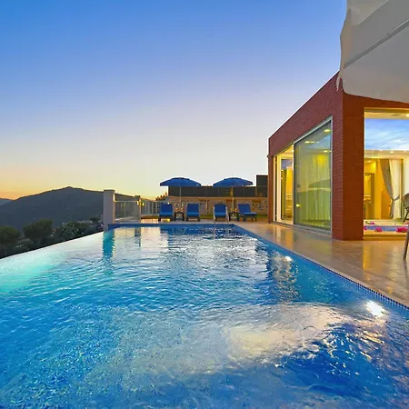 Villa Sleeps 4 Pool Air Con Wifi