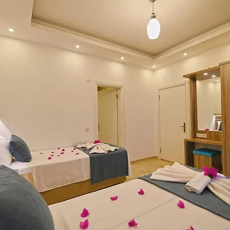 Sleeps 4 Pool Air Con Wifi *